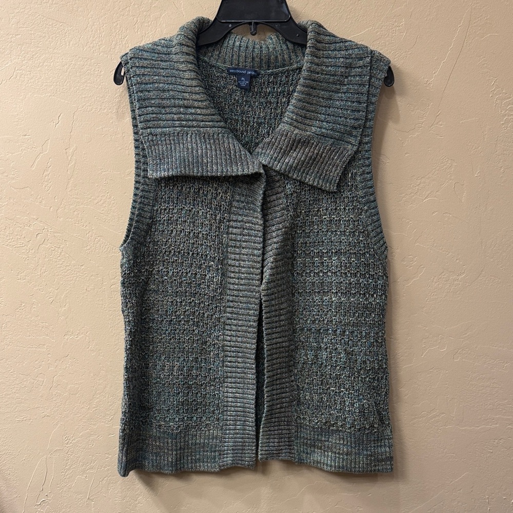 Green Sleeveless Knit Cardigan